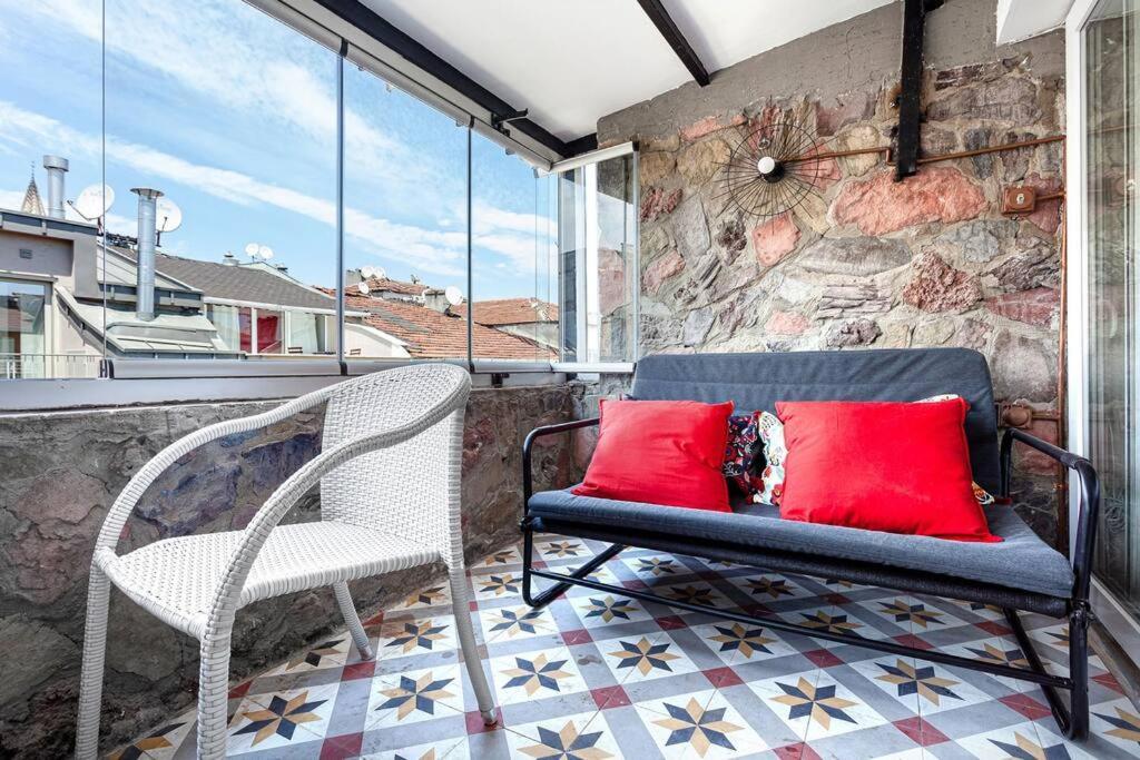 Prime Location With Terrace